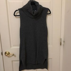 Gap sleeveless turtleneck